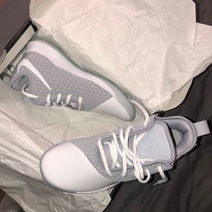 Nike volleyball shoes size 9